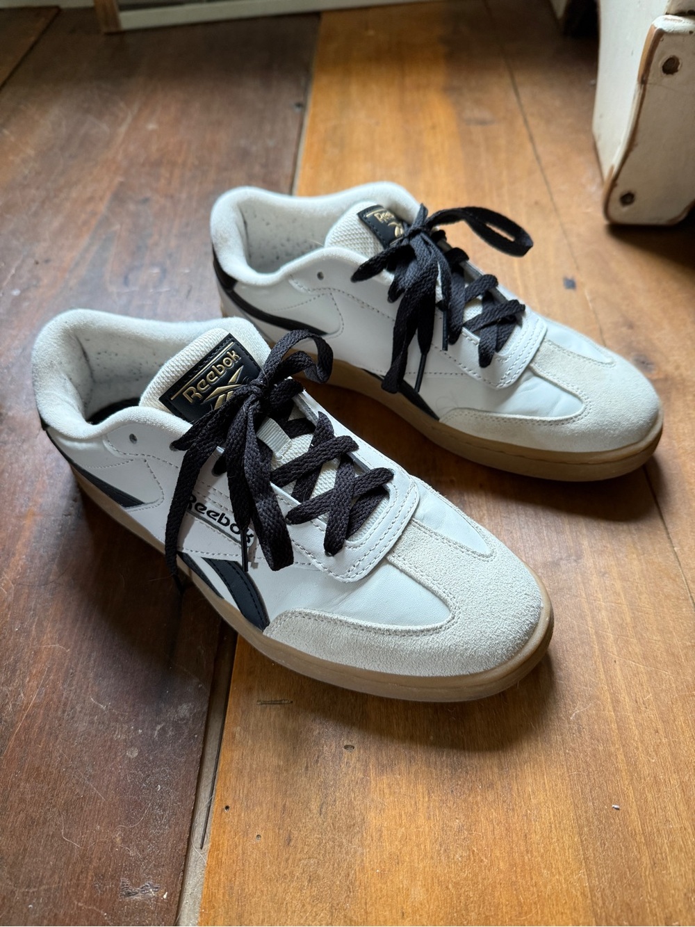 Reebok low top sneaker